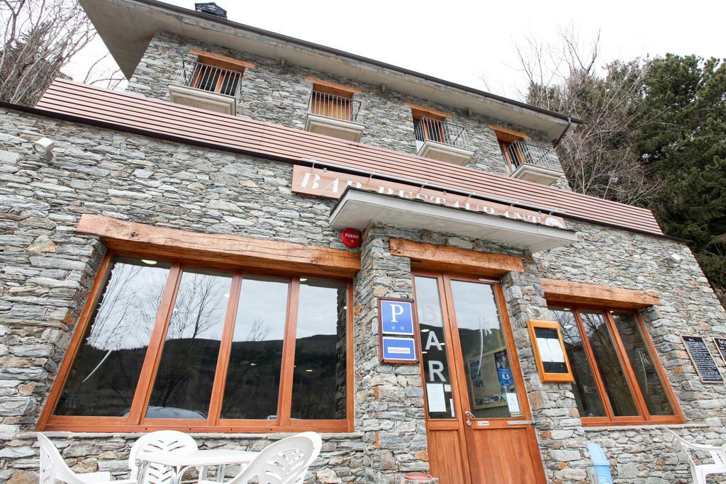 Hostal Les Roquetes Queralbs Exteriör bild