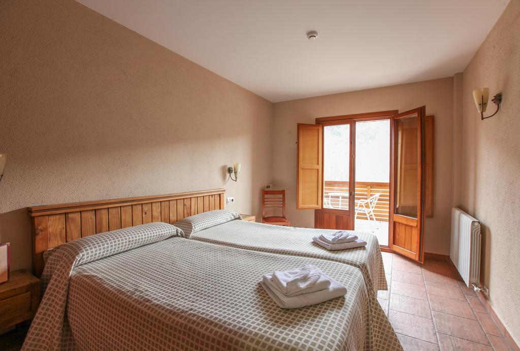Hostal Les Roquetes Queralbs Exteriör bild