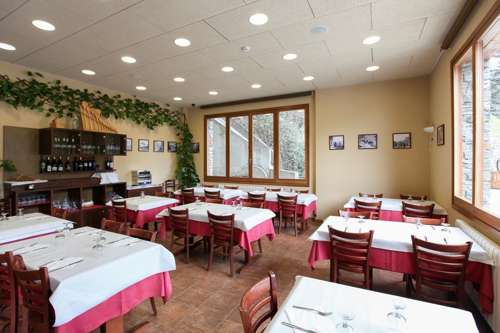 Hostal Les Roquetes Queralbs Exteriör bild
