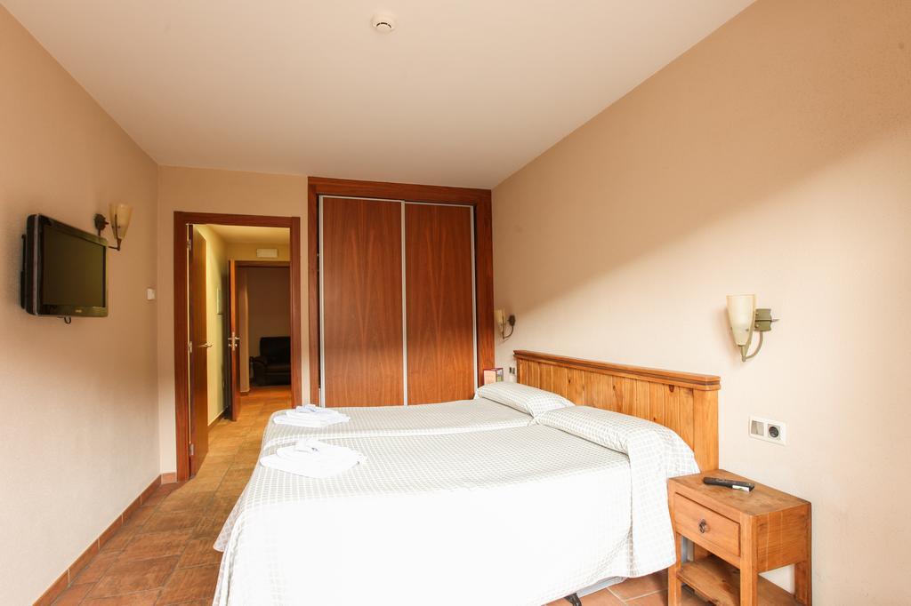 Hostal Les Roquetes Queralbs Exteriör bild