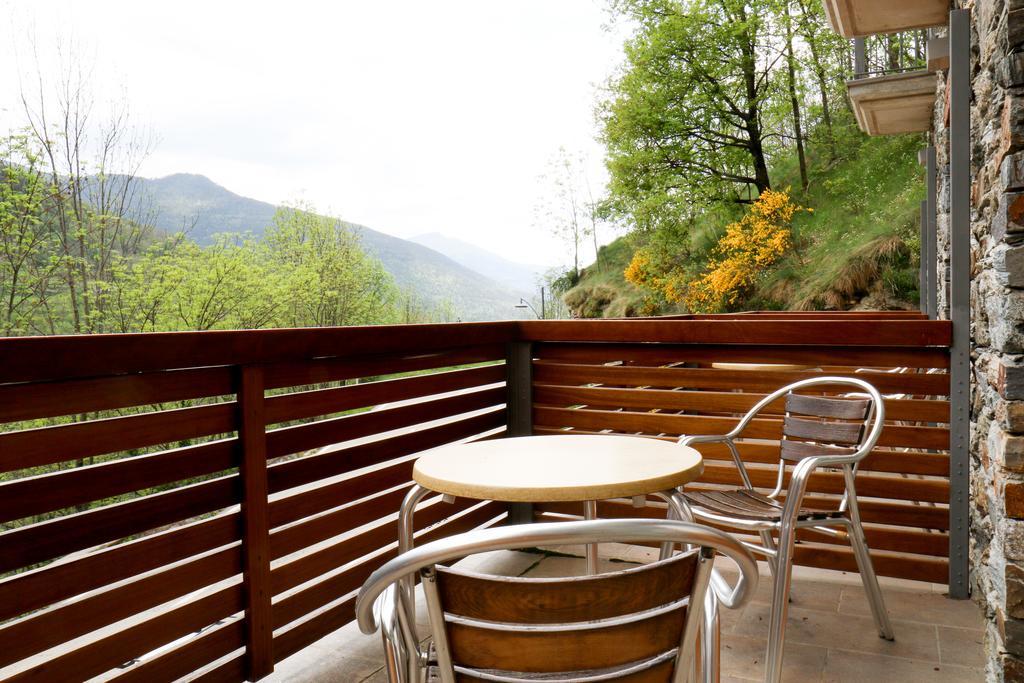 Hostal Les Roquetes Queralbs Exteriör bild